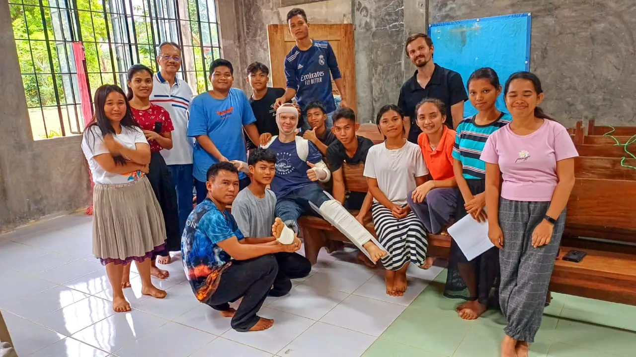 shining for jesus serving with Joy trainees